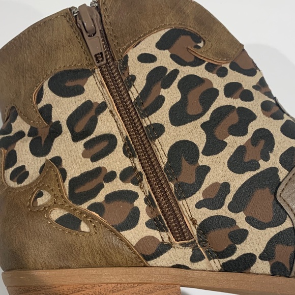 Leopard Pattern Ankle Booties - Brown - Picture 8 of 16